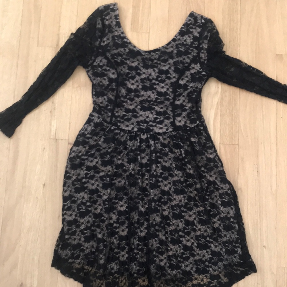 - Size medium lace dress
